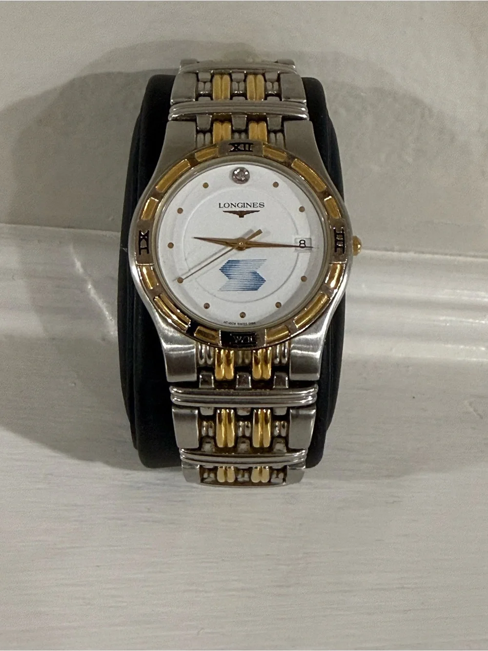 Vintage Longines Laureate Two-Tone Quartz Watch 33-34mm Swiss HT4509